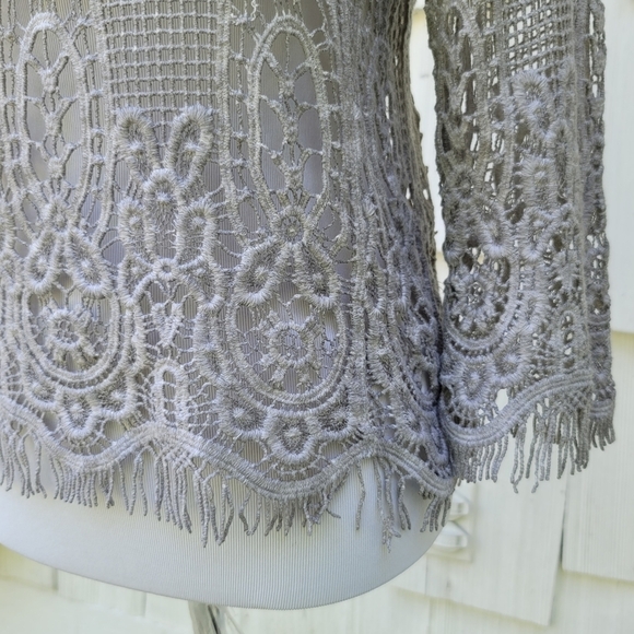 Sioni Liquid Crocheted‎ Lace Top - Picture 4 of 15